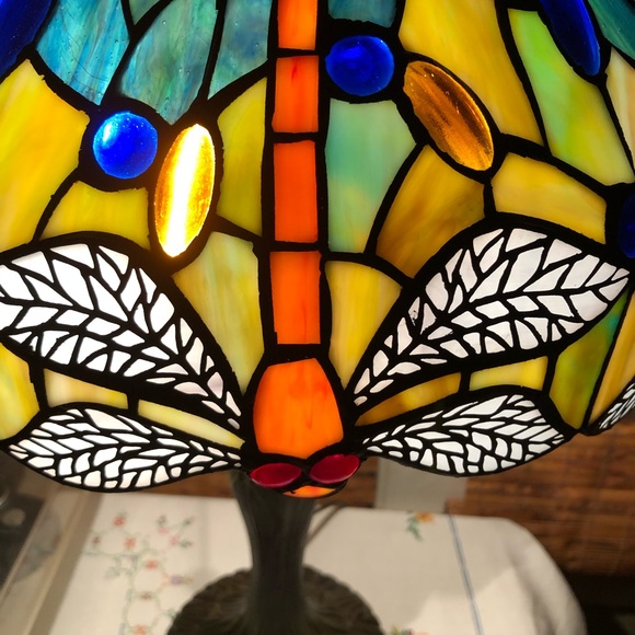 Tiffany style table lamp - Picture 3 of 10